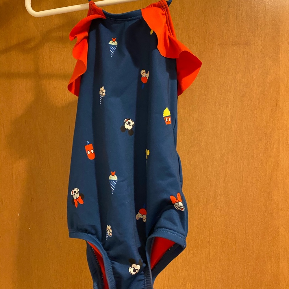 Disney store Mickey snack one piece - 3T